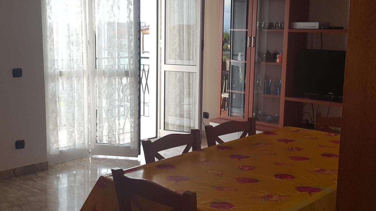 Albenga Sul Mare Famiglie Ed Amici Fino 10 Posti Apartment Exterior photo